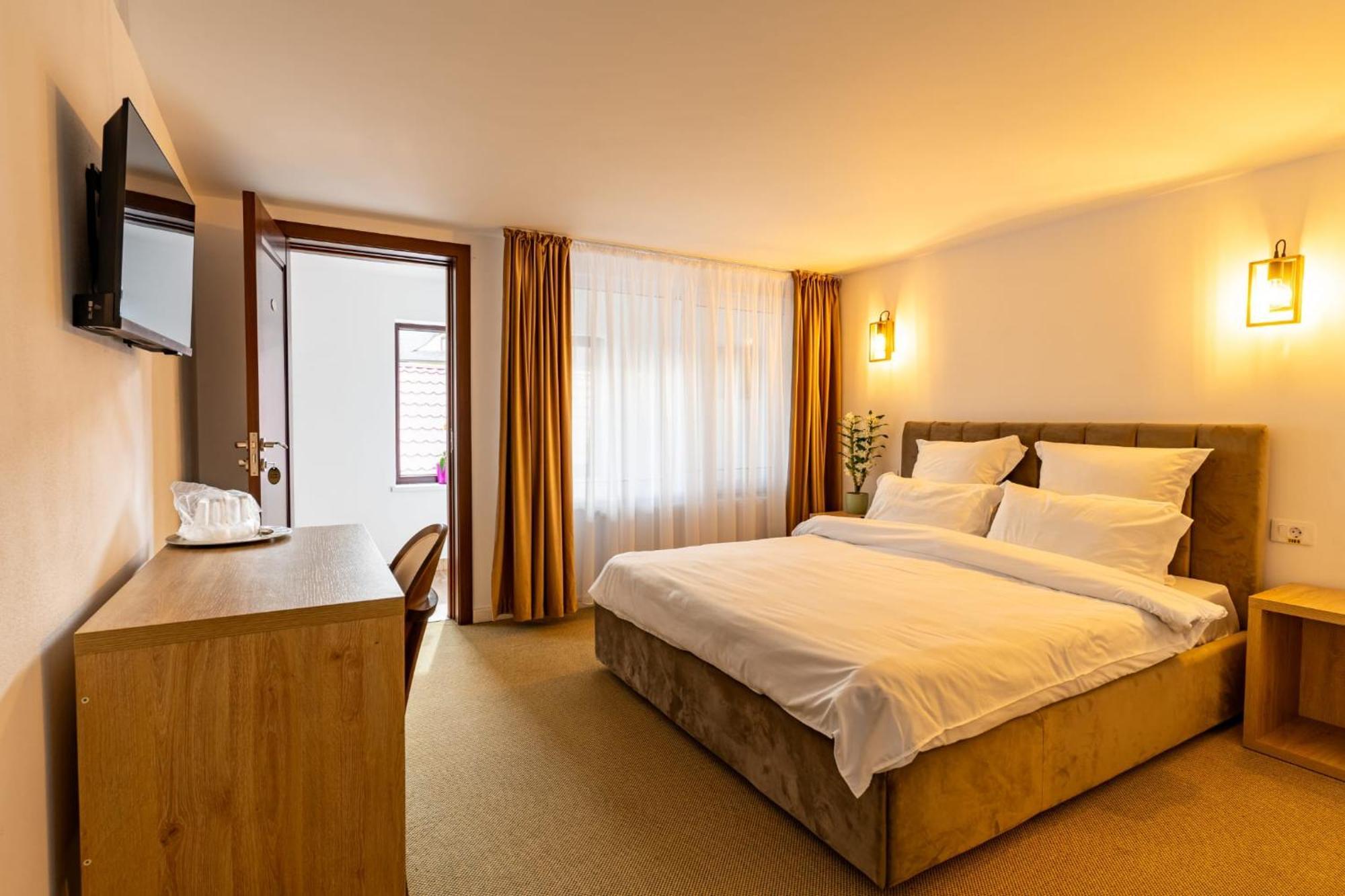 Casa Zuz Voronet Hotel กูรา ฮูมอรูลุย ภายนอก รูปภาพ