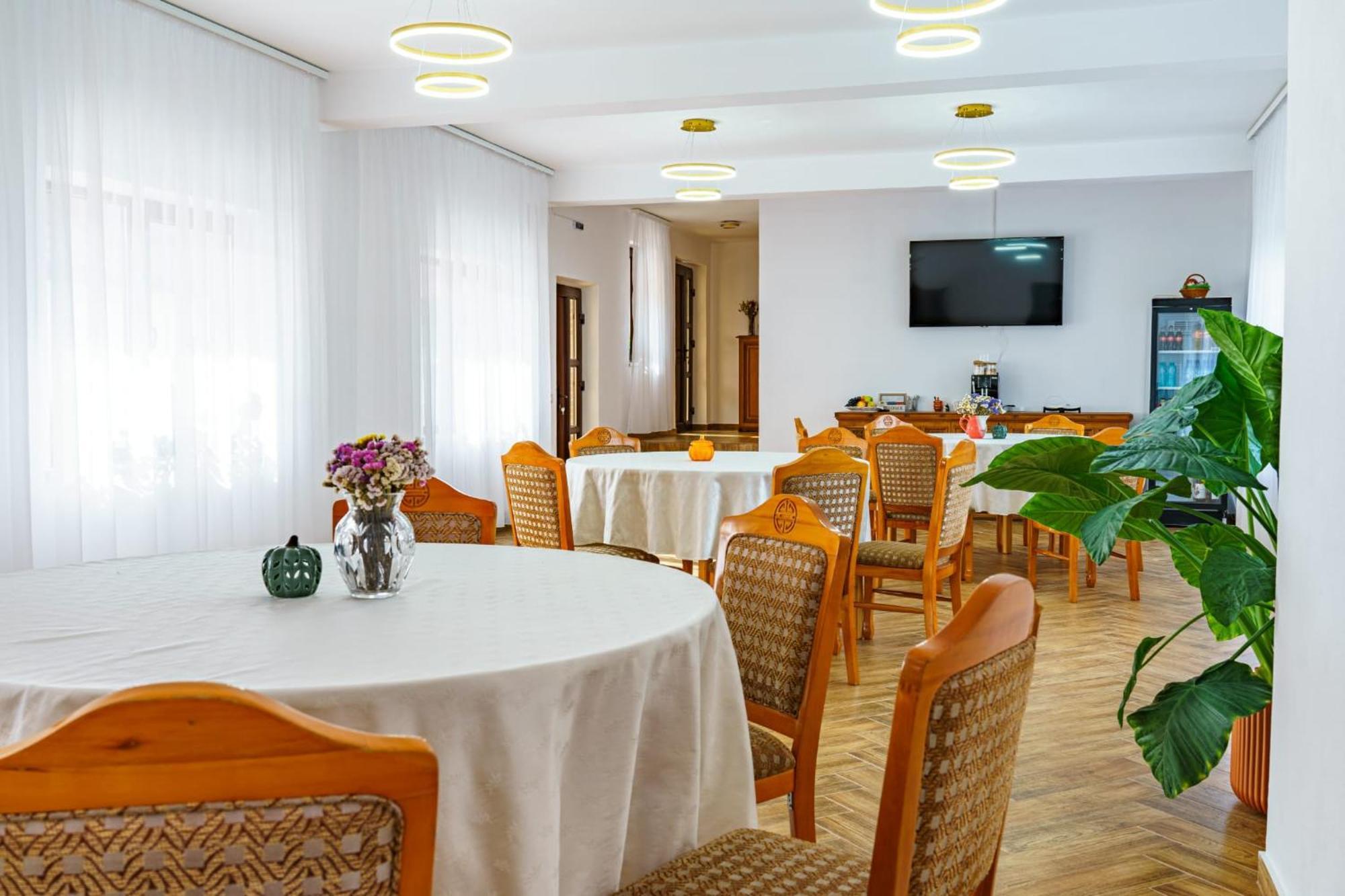 Casa Zuz Voronet Hotel กูรา ฮูมอรูลุย ภายนอก รูปภาพ